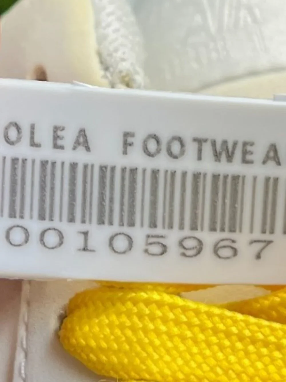Nike Women's Low-Top Sneakers White and Yellow